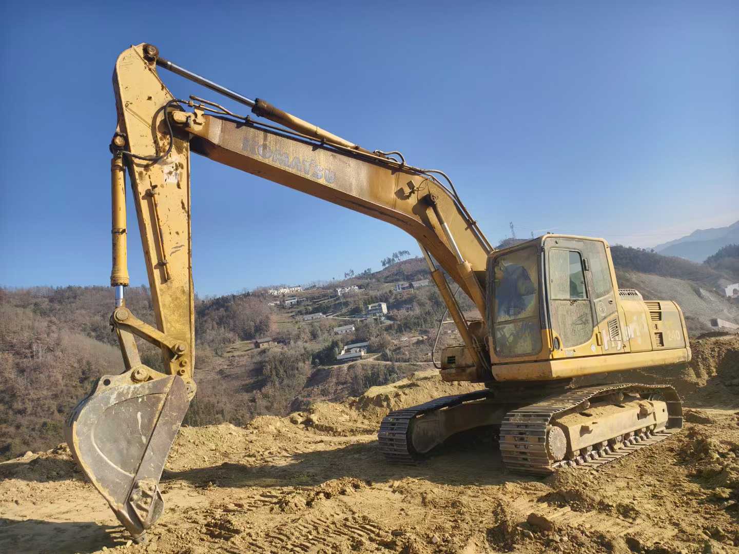 Buy Komatsu PC200 Used Excavator / 3 Used Komatsu PC200 Excavator 2010 Model / 3