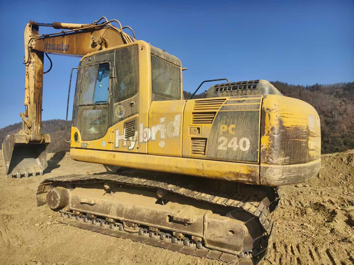 Buy Komatsu PC200 Used Excavator / 2 Used Komatsu PC200 Excavator 2010 Model / 2
