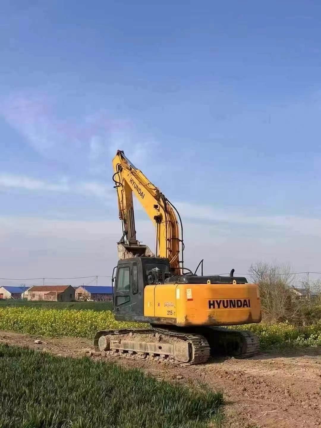 Buy Hyundai R215-7 Used Excavator / 2 Used Hyundai R215-7 Excavator 2011 Model / 2