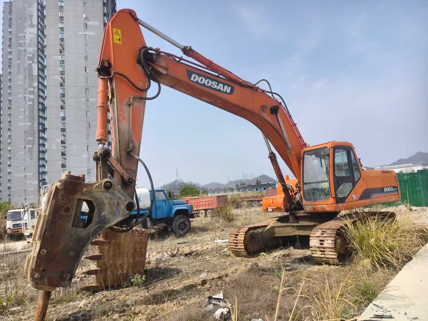 Buy Doosan DL300 Used Excavator / 6 Used Doosan DL300 Excavator 2016 Model / 6