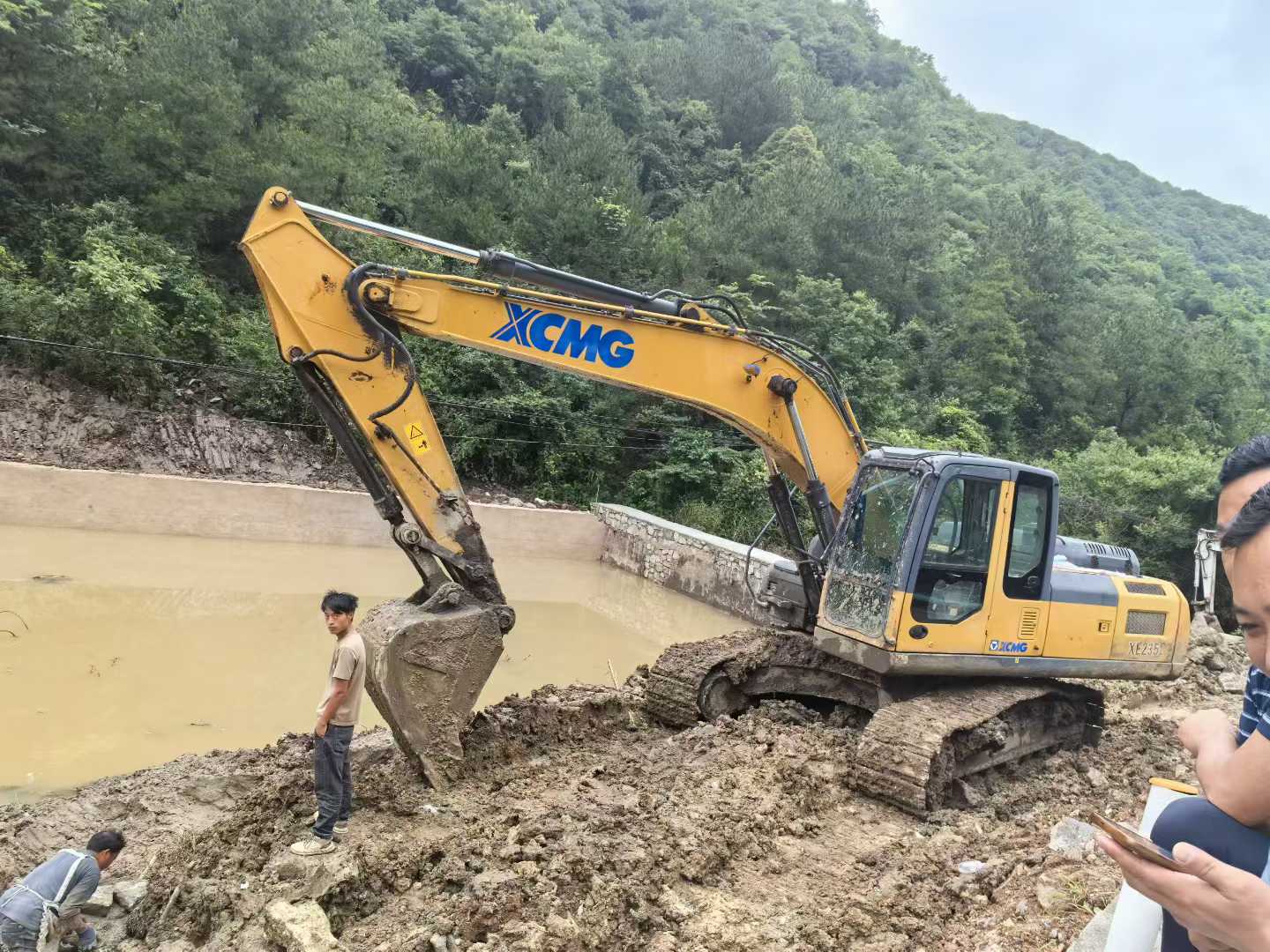 https://assets.gongji58.com/circle/2025-08-15/19t9fahl9m1755263529.png?imageView2/0/w/2560/interlace/1