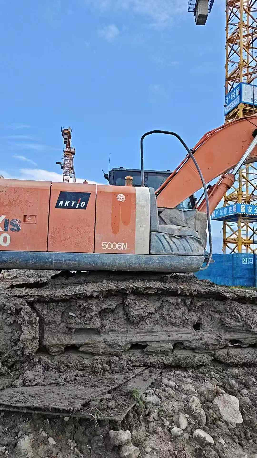 Used Hitachi ZAXIS200 Excavator 2016 Model / 4