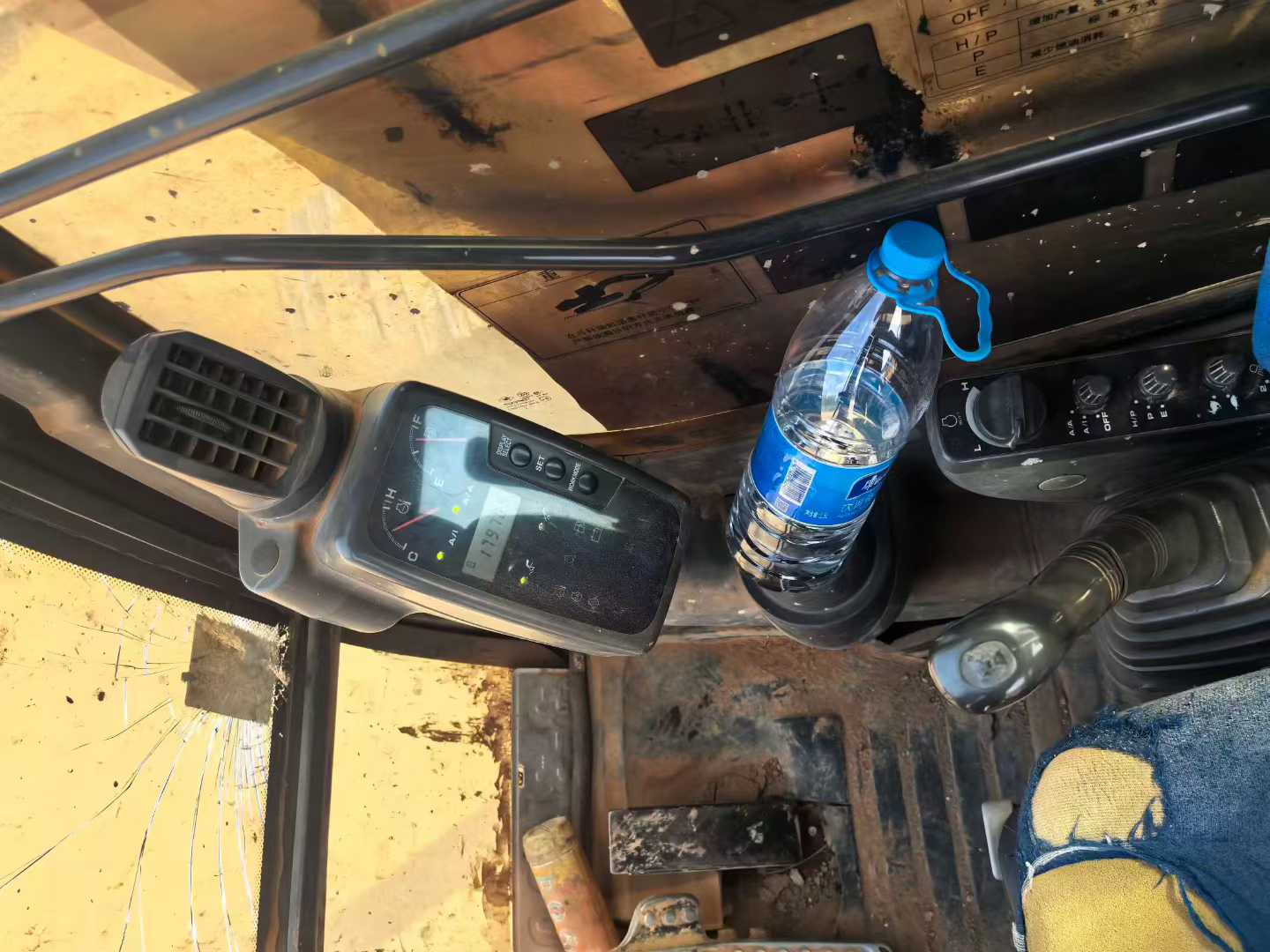 Used Hitachi ZX200-3G Excavator 2016 Model / 6