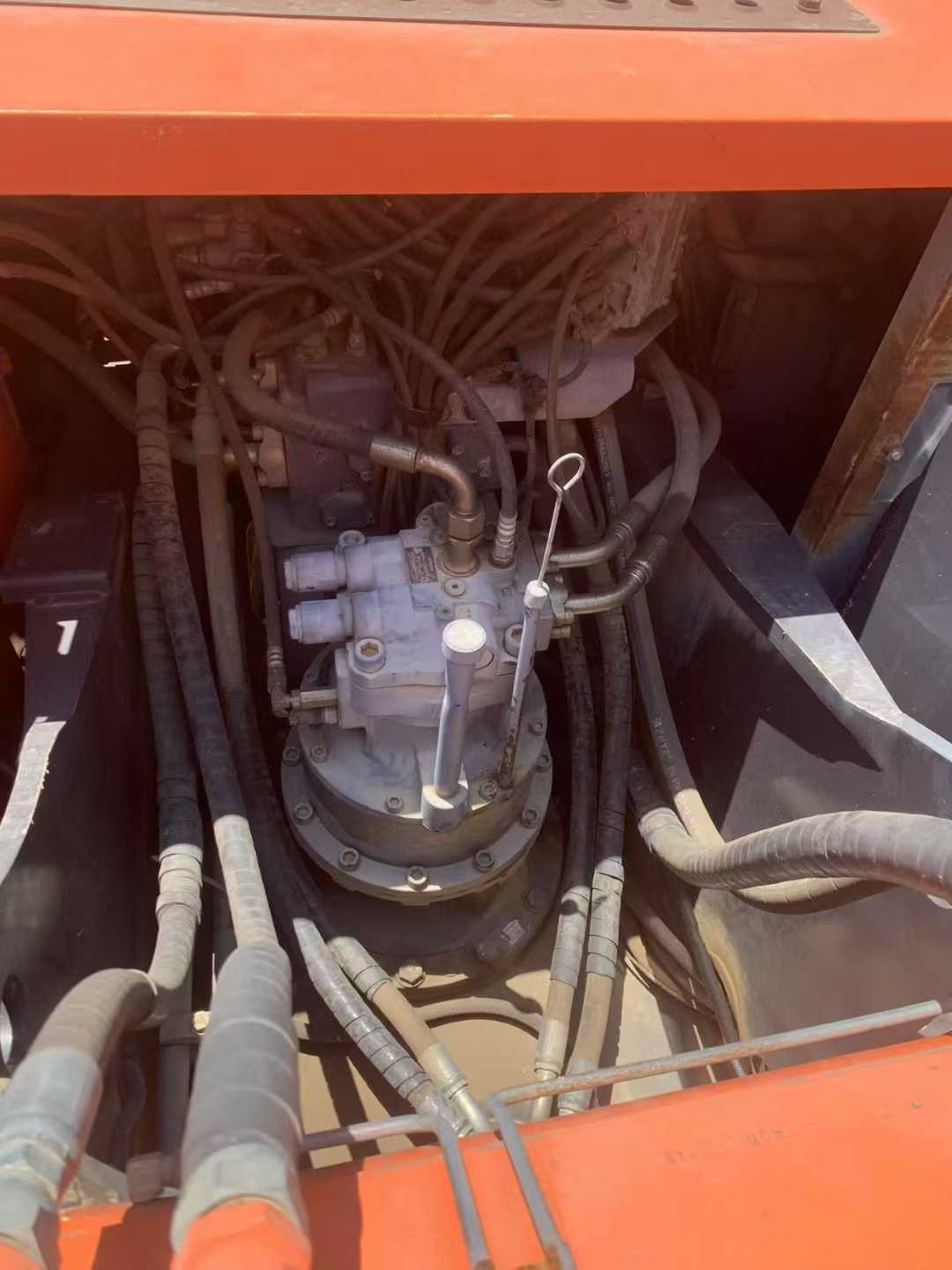 Used Hitachi ZAXIS200 Excavator 2014 Model / 8