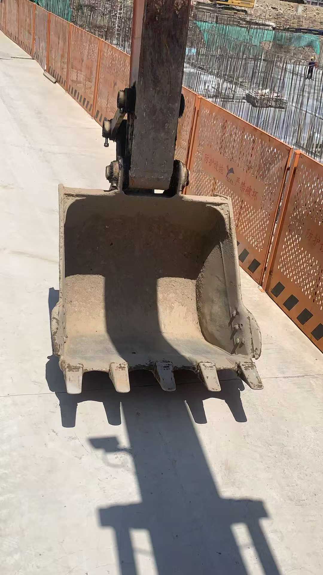 Used Hitachi ZAXIS200 Excavator 2014 Model / 5