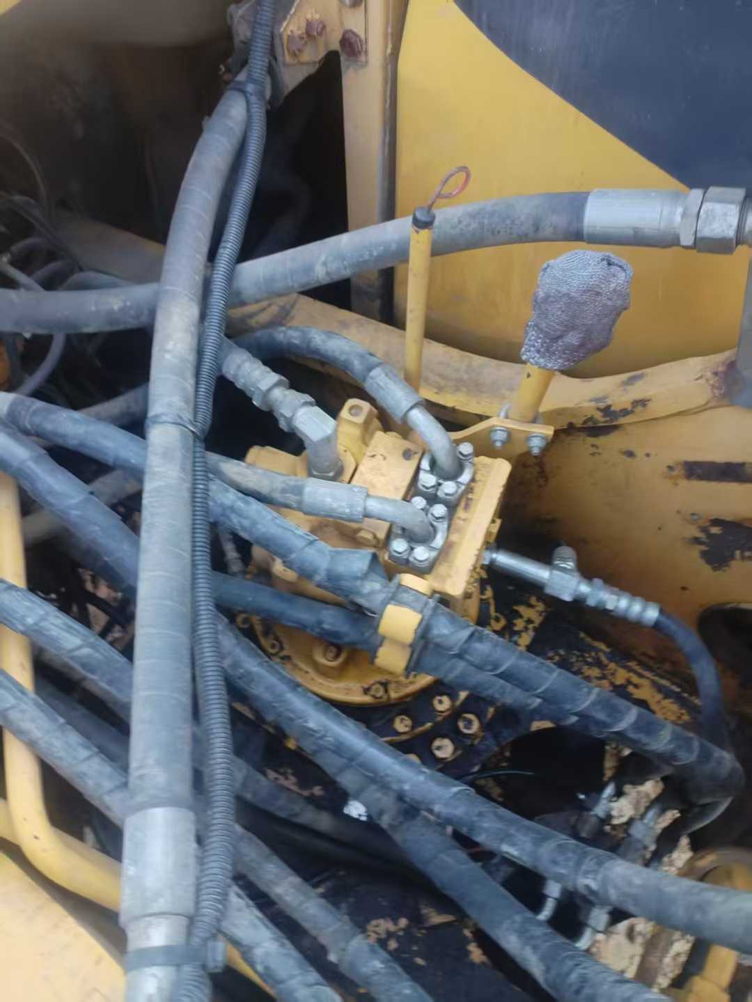 Used Komatsu PC200 Excavator 2016 Model / 6