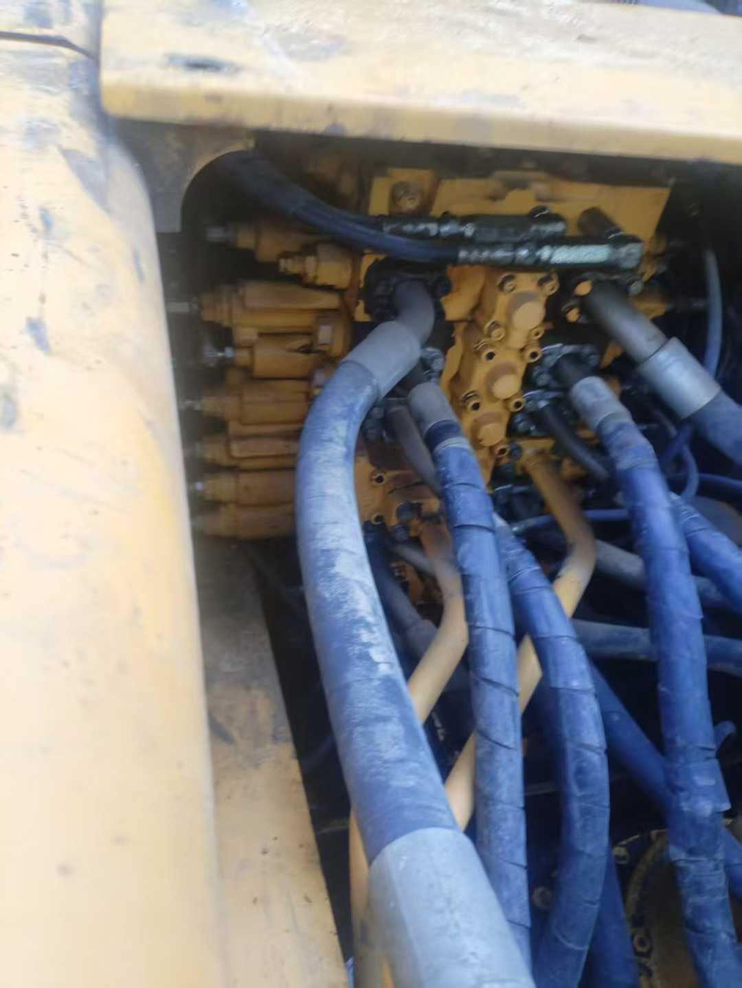 Used Komatsu PC200 Excavator 2016 Model / 4