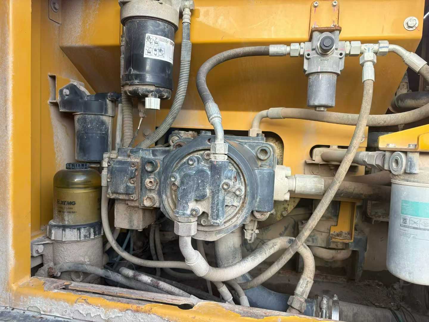 Used XCMG XE215 Excavator 2021 Model / 4