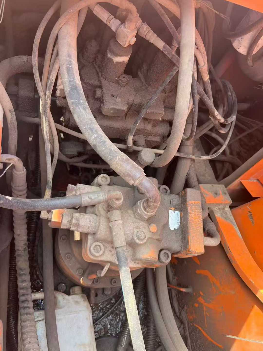 Used Doosan DH220-7 Excavator 2010 Model / 4