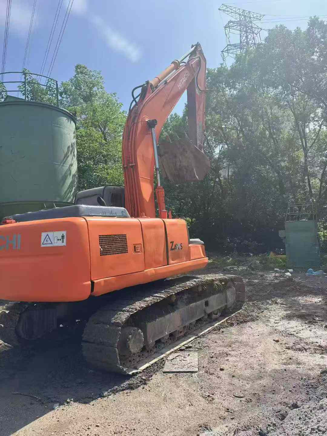 Buy Hitachi ZAXIS200 Used Excavator / 1