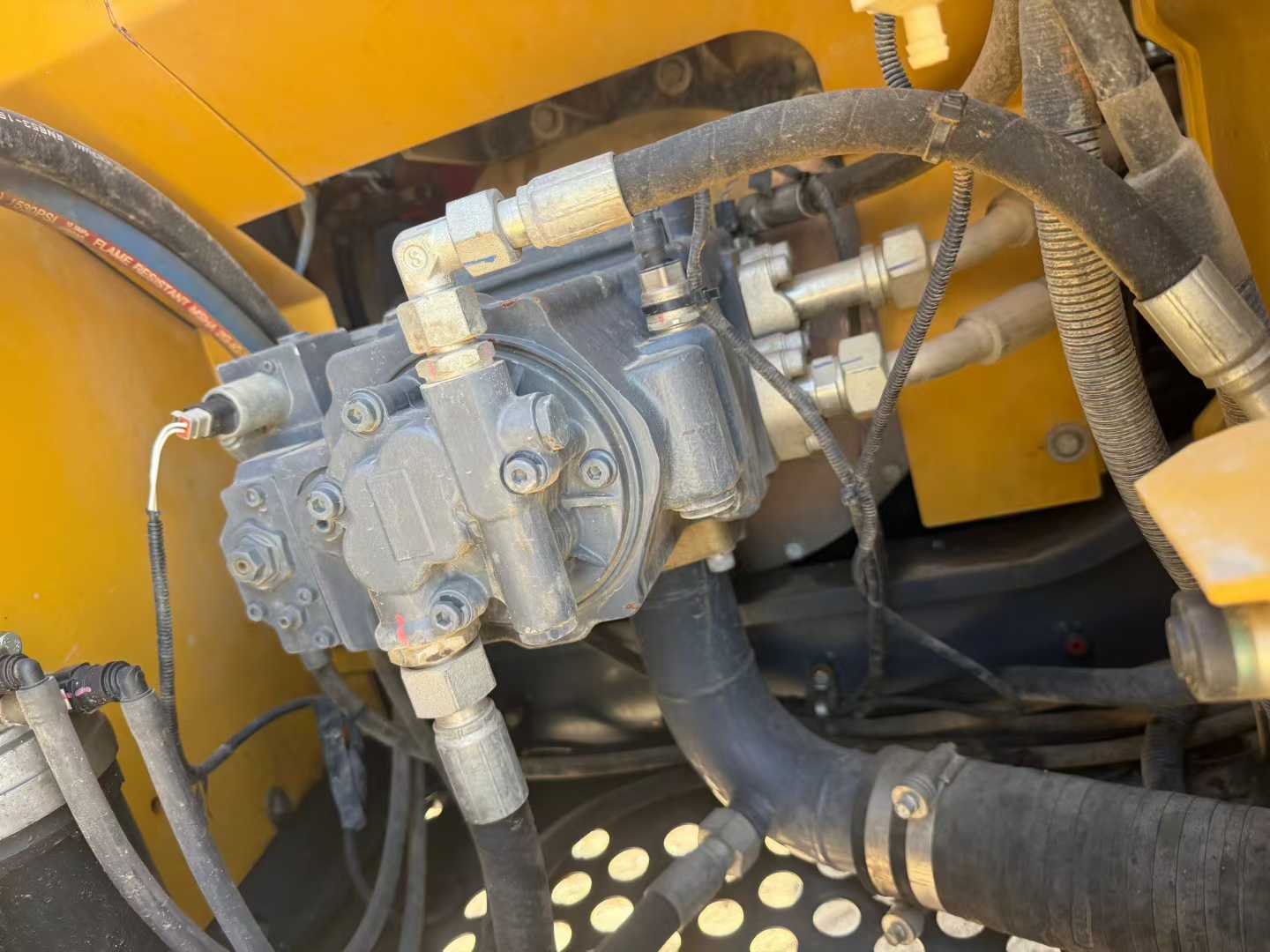 Used XCMG XE135GA Excavator 2021 Model / 7