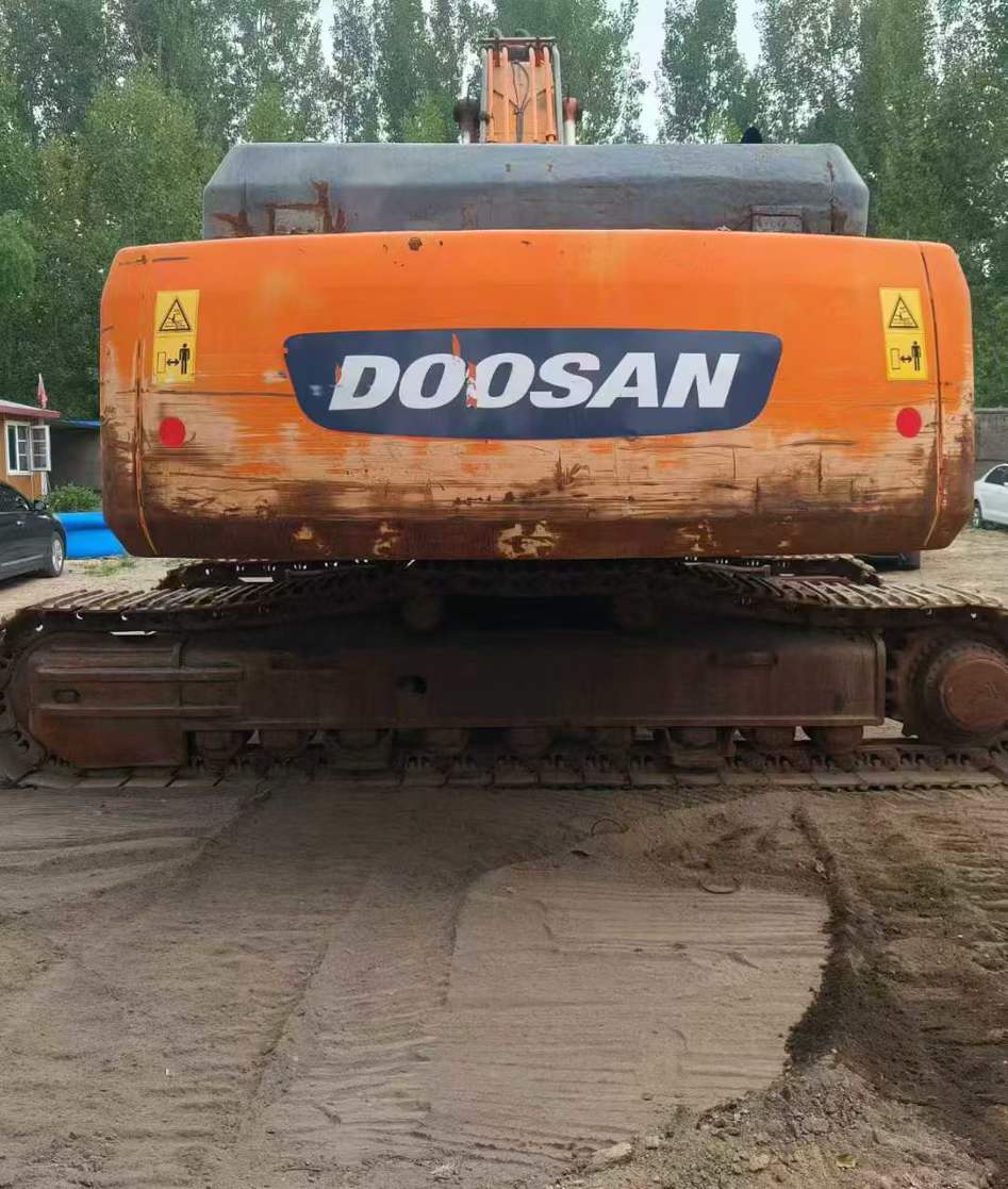 Used Doosan DH70 Excavator 2012 Model / 7