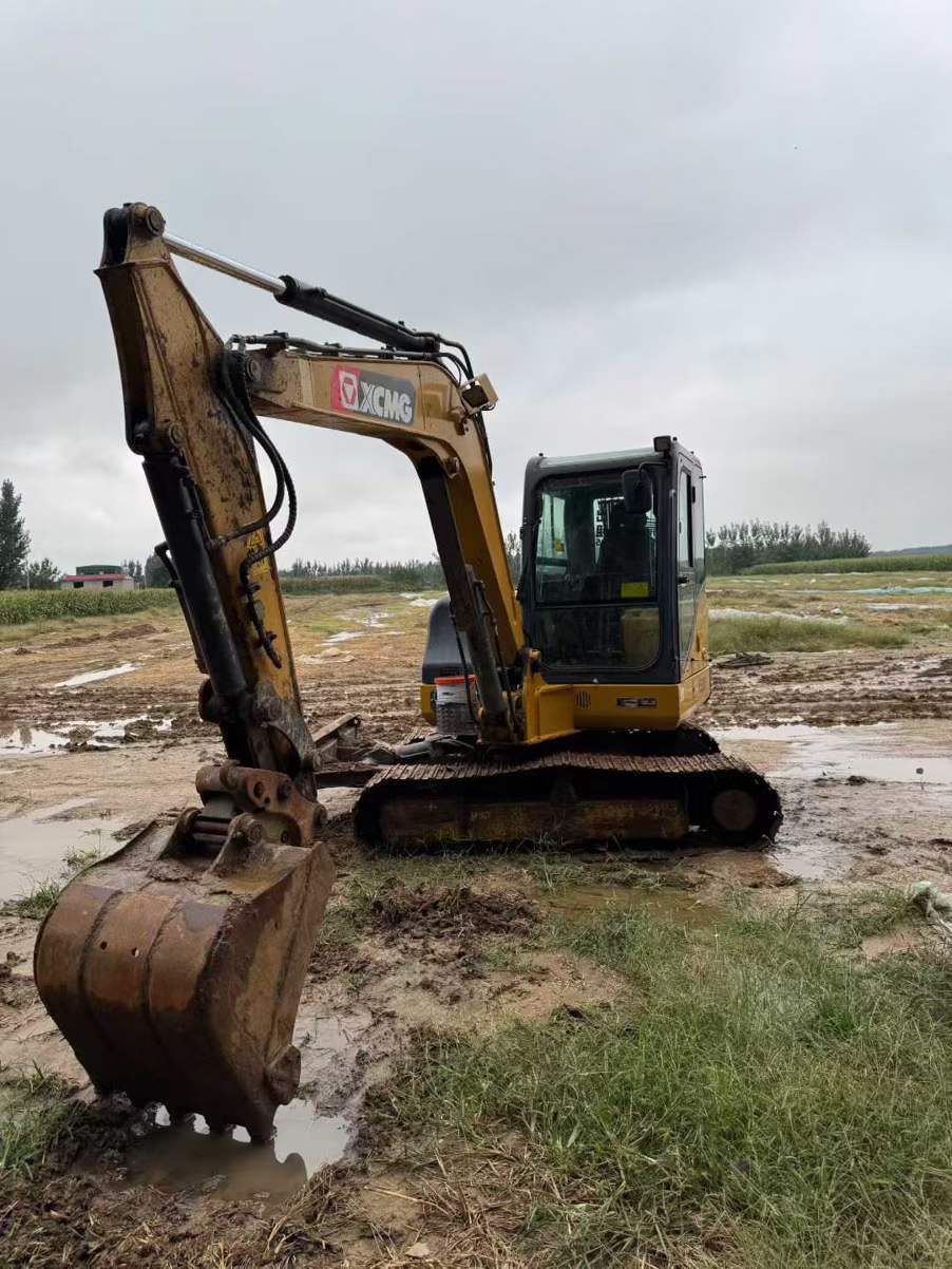 Used XCMG XE60 Excavator 2021 Model / 6