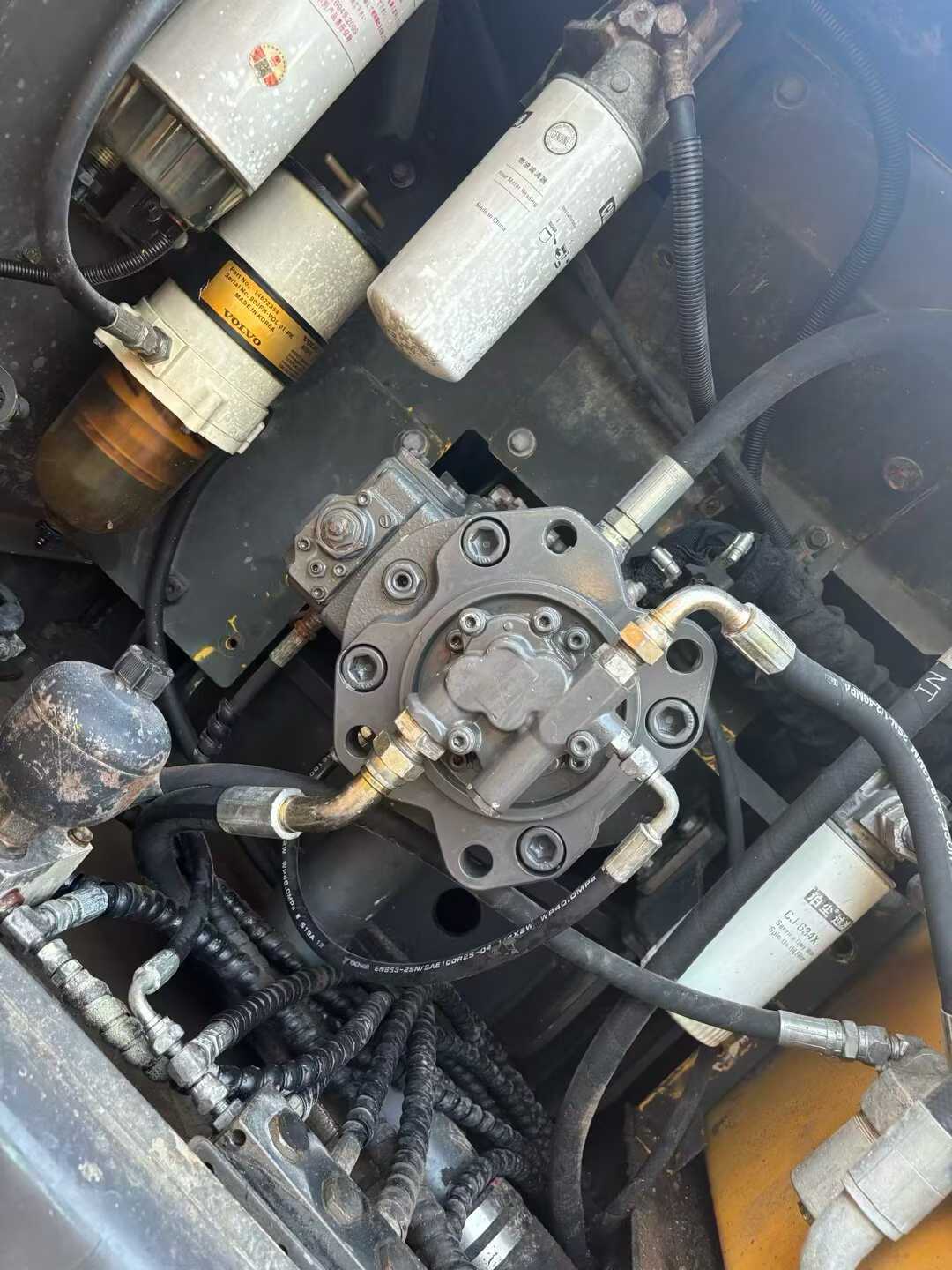 Used Volvo EW210C Excavator 2016 Model / 9