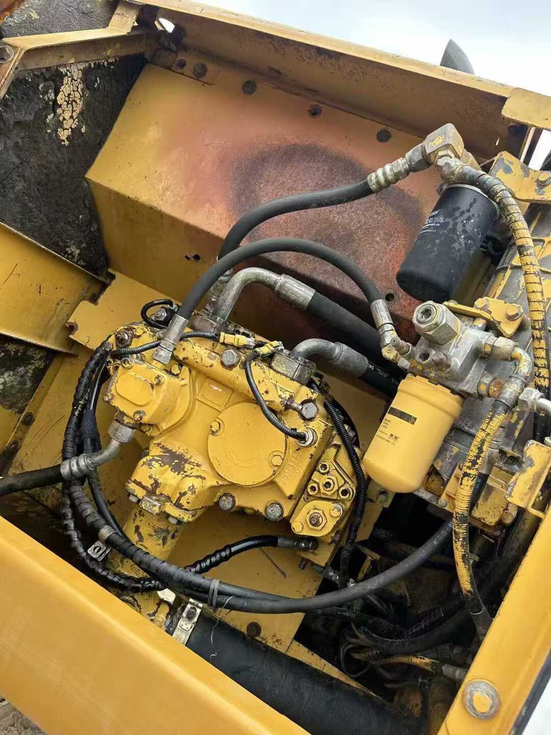 Used Caterpillar 320C Excavator 2016 Model / 8