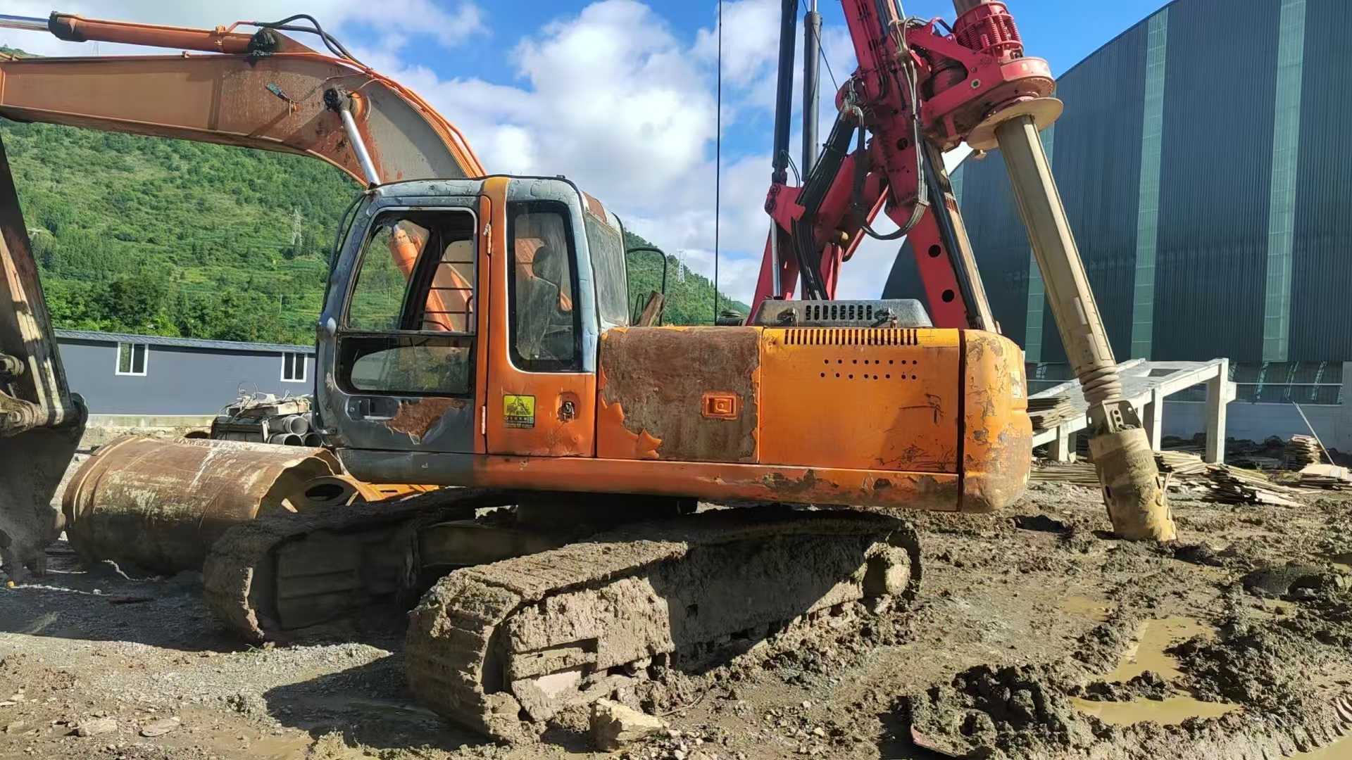 Used Hitachi ZX230-6 Excavator 2016 Model / 2