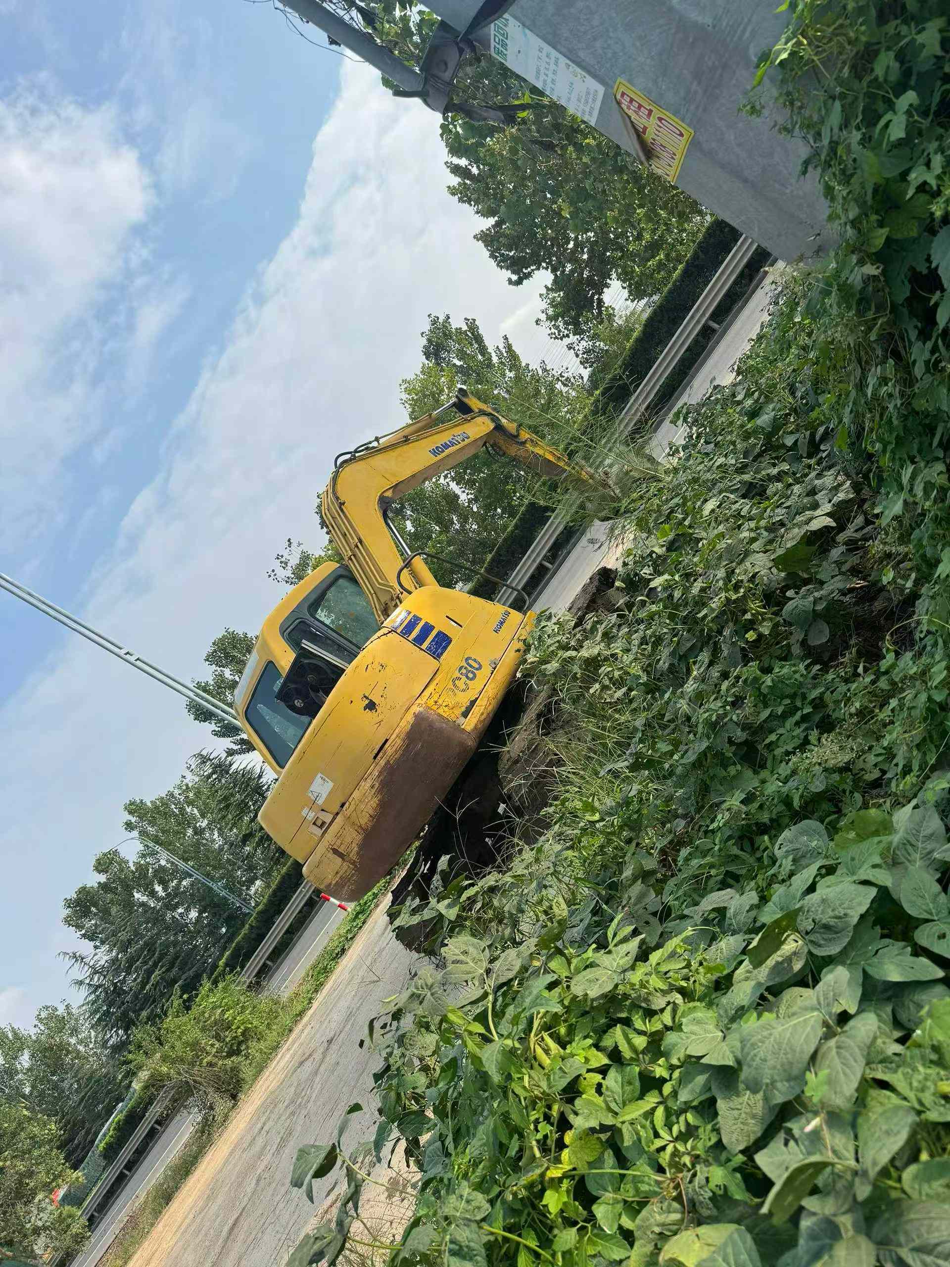 Used Komatsu PC60-7 Excavator 2010 Model / 3