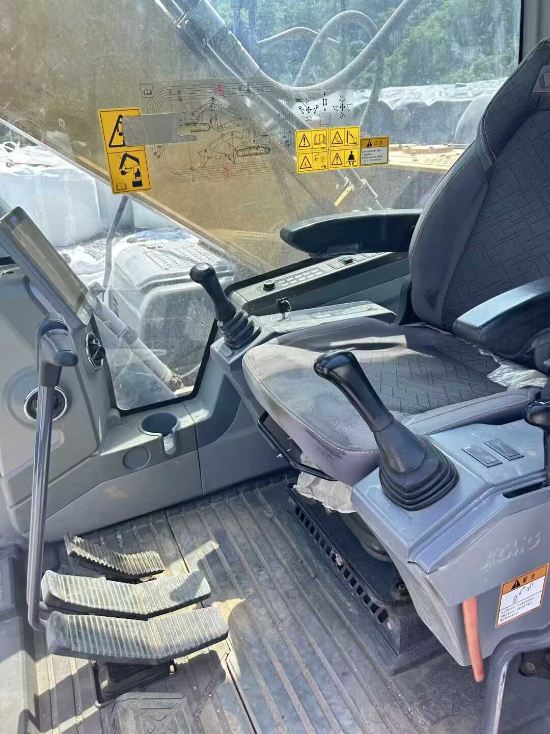 Used XCMG XE215 Excavator 2021 Model / 3