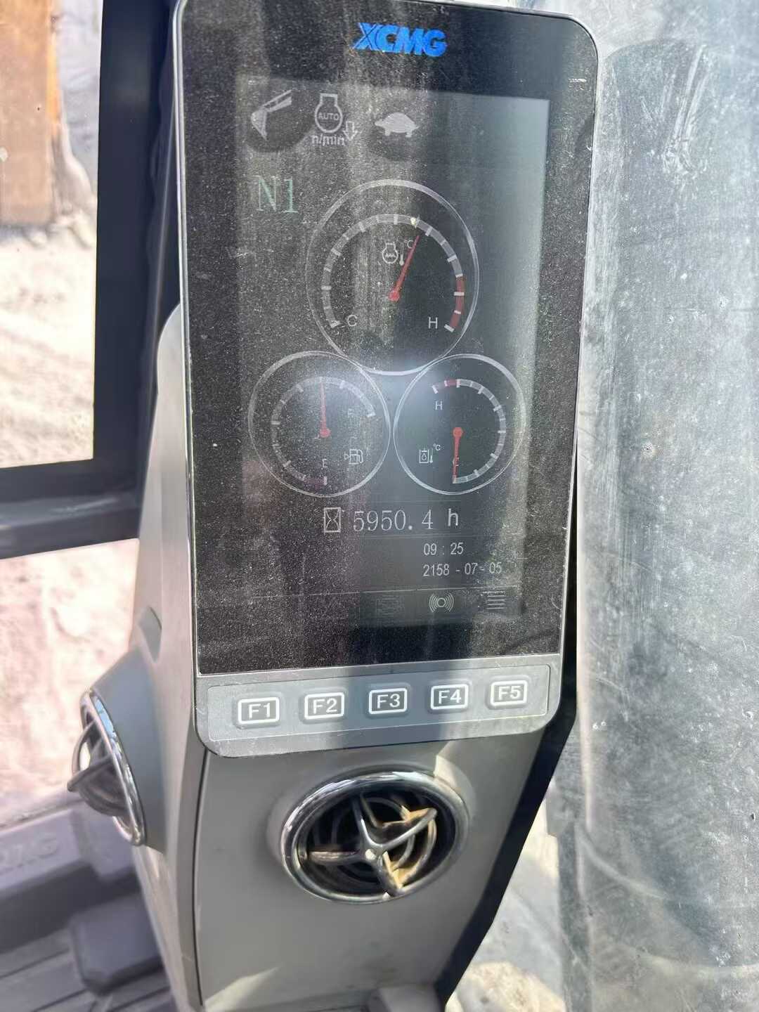 Used XCMG XE215 Excavator 2021 Model / 4