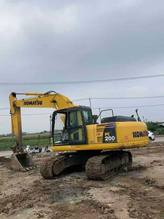 Buy Komatsu PC200-8 Used Excavator / 1