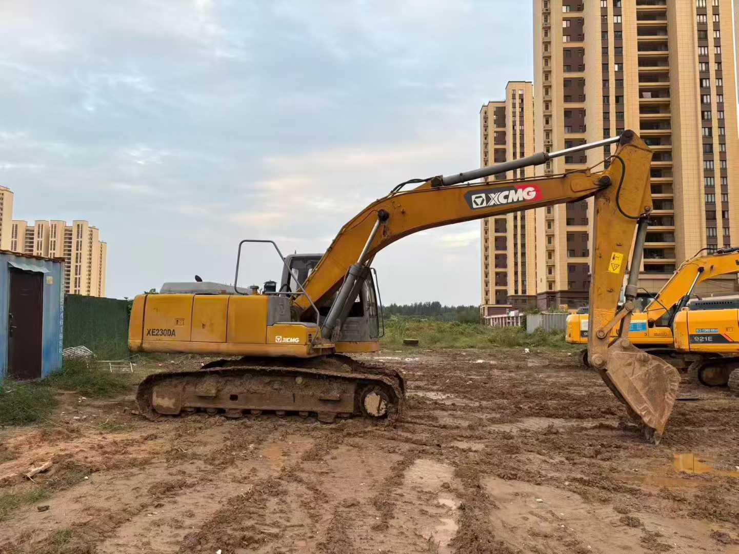 Used XCMG XE215 Excavator 2016 Model / 2