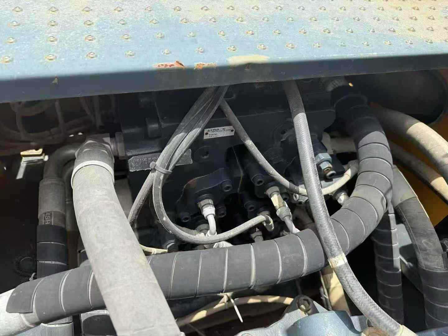 Used Hyundai R395LVS Excavator 2021 Model / 8