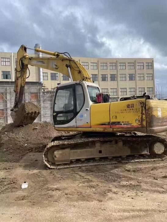 Buy Sumitomo SH200A3 Used Excavator / 1