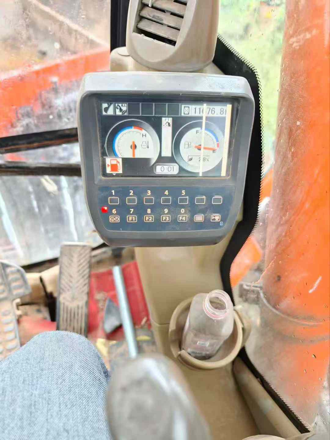 Used Hitachi ZX240-3 Excavator 2016 Model / 7