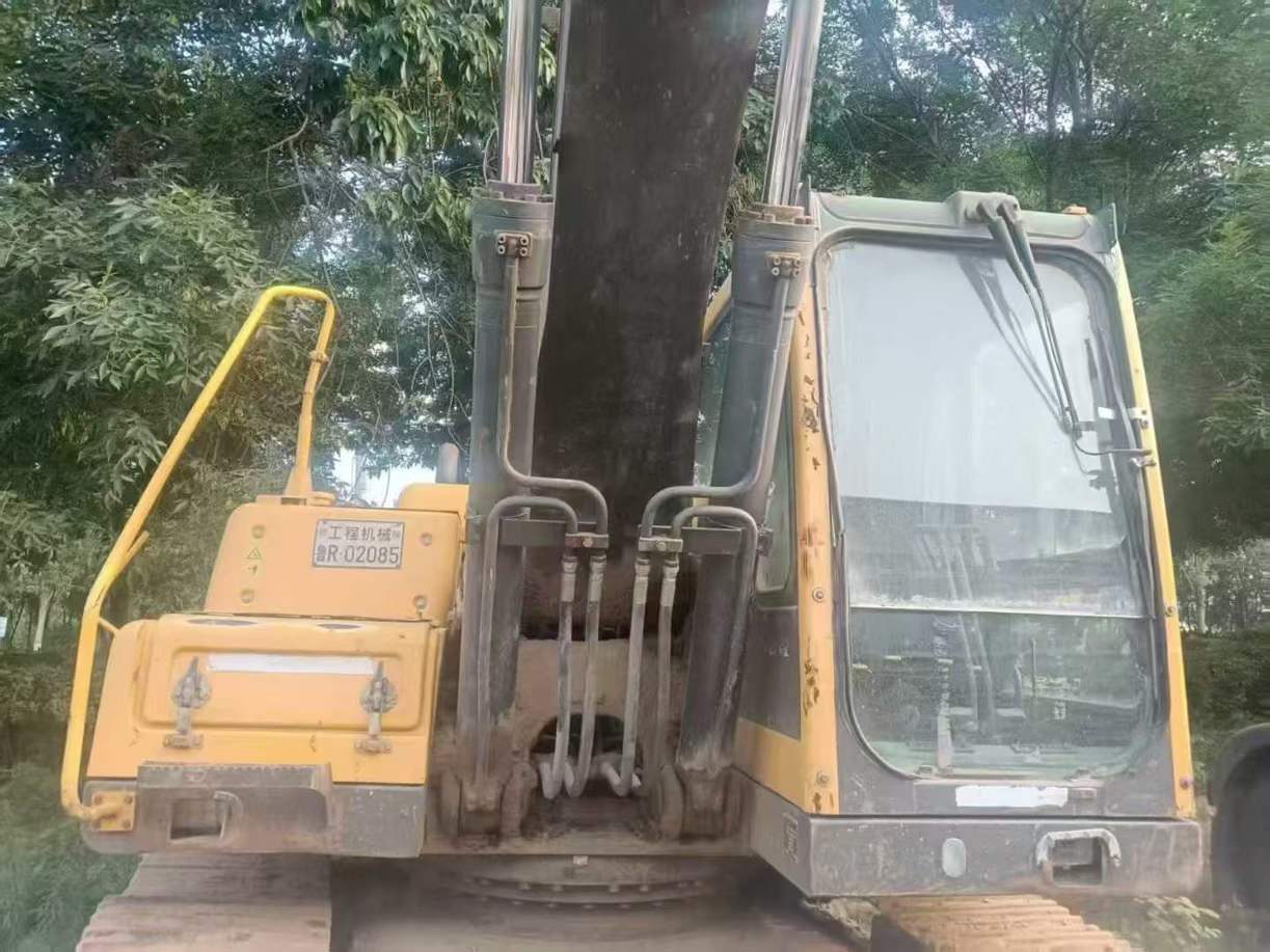 Buy Volvo EW210C Used Excavator / 4 Used Volvo EW210C Excavator 2013 Model / 4