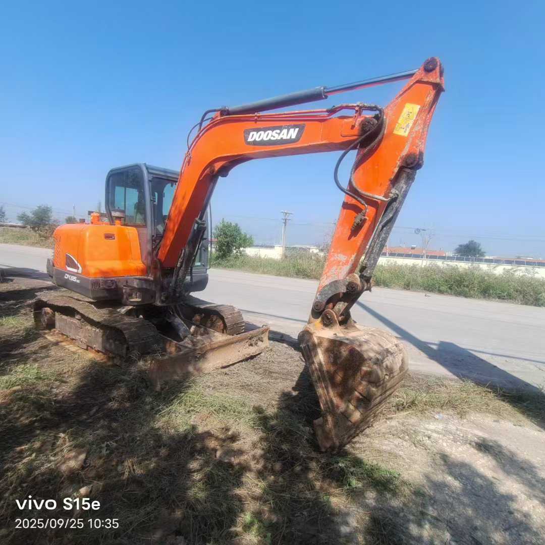 Buy Doosan DH55 Used Excavator / 1