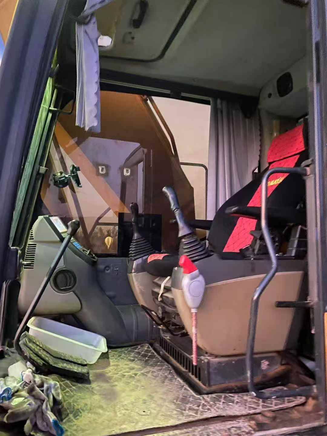 Buy Komatsu PC200-8 Used Excavator / 4 Used Komatsu PC200-8 Excavator 2010 Model / 4