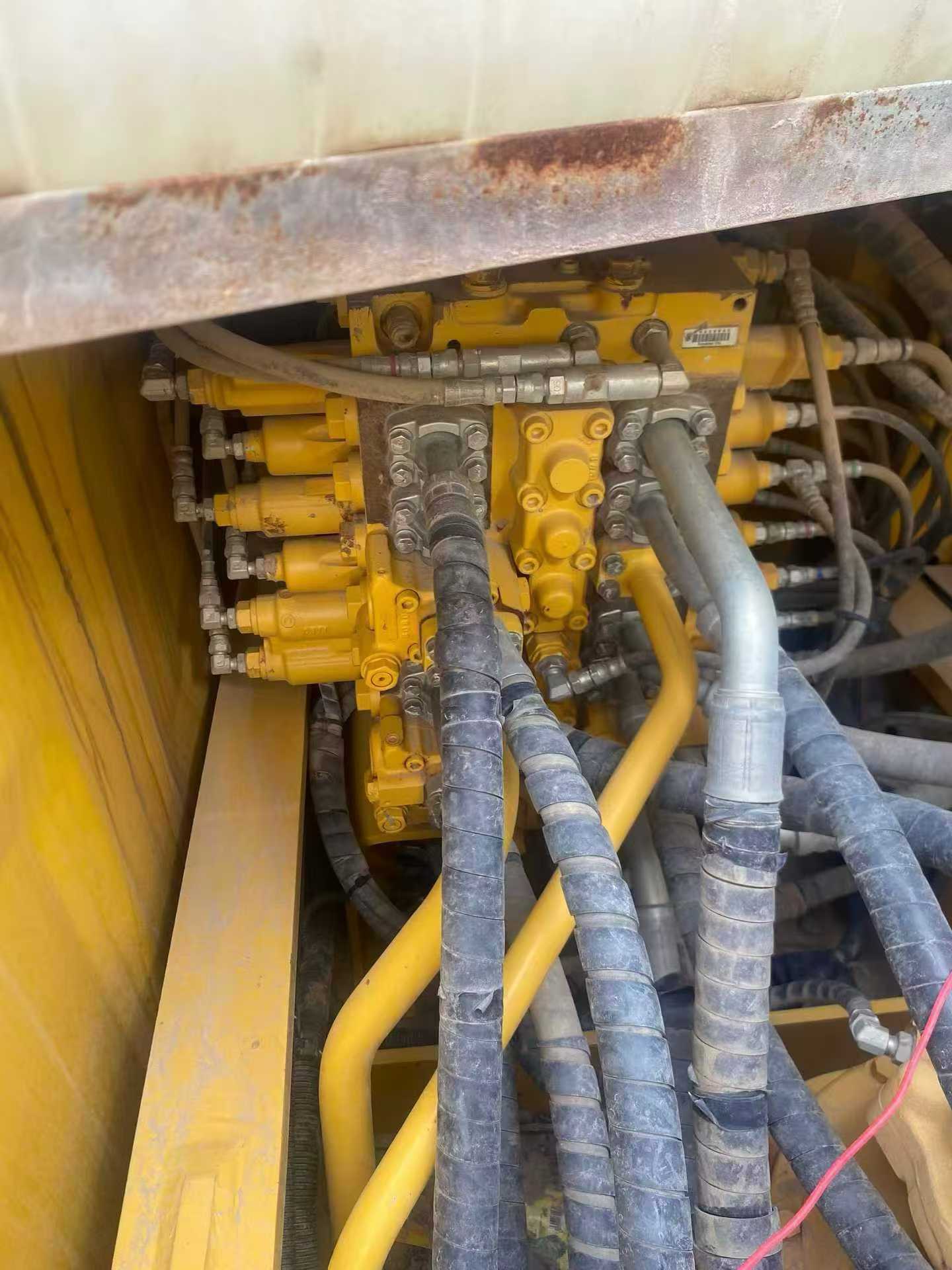 Used Komatsu PC200 Excavator 2021 Model / 4