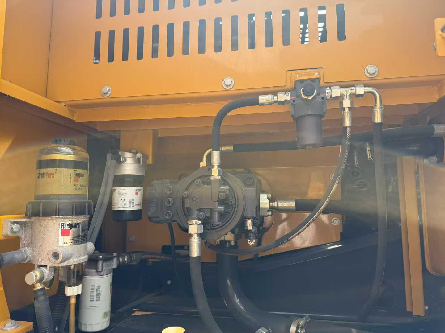 Used XCMG LW200 Excavator 2024 Model / 9