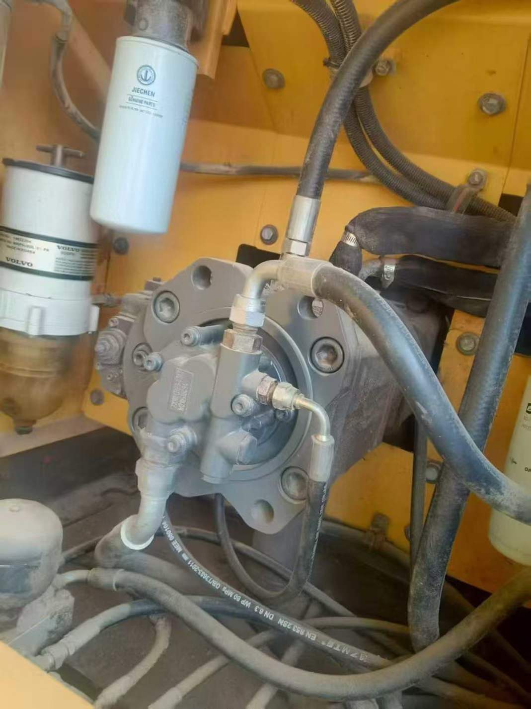 Buy Volvo EW210C Used Excavator / 1