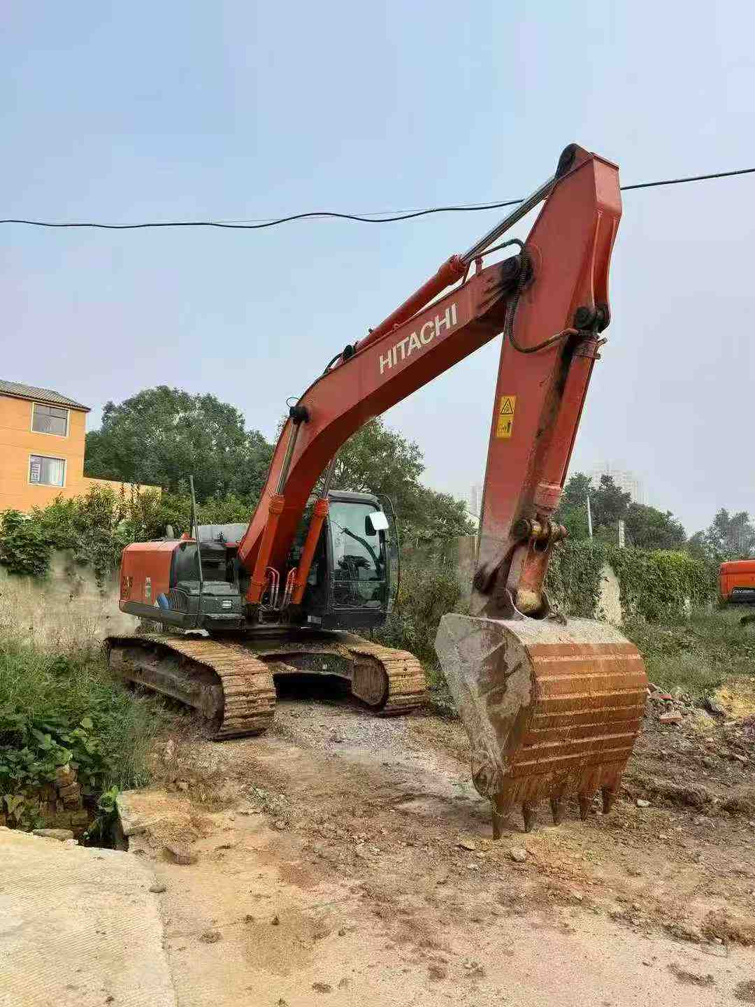 Buy Hitachi ZAXIS200 Used Excavator / 1