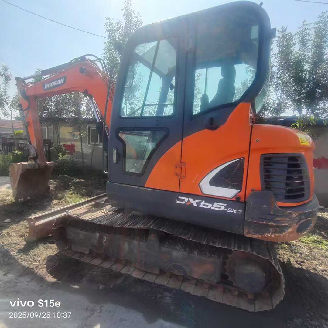 Buy Doosan DH55 Used Excavator / 2 Used Doosan DH55 Excavator 2019 Model / 2