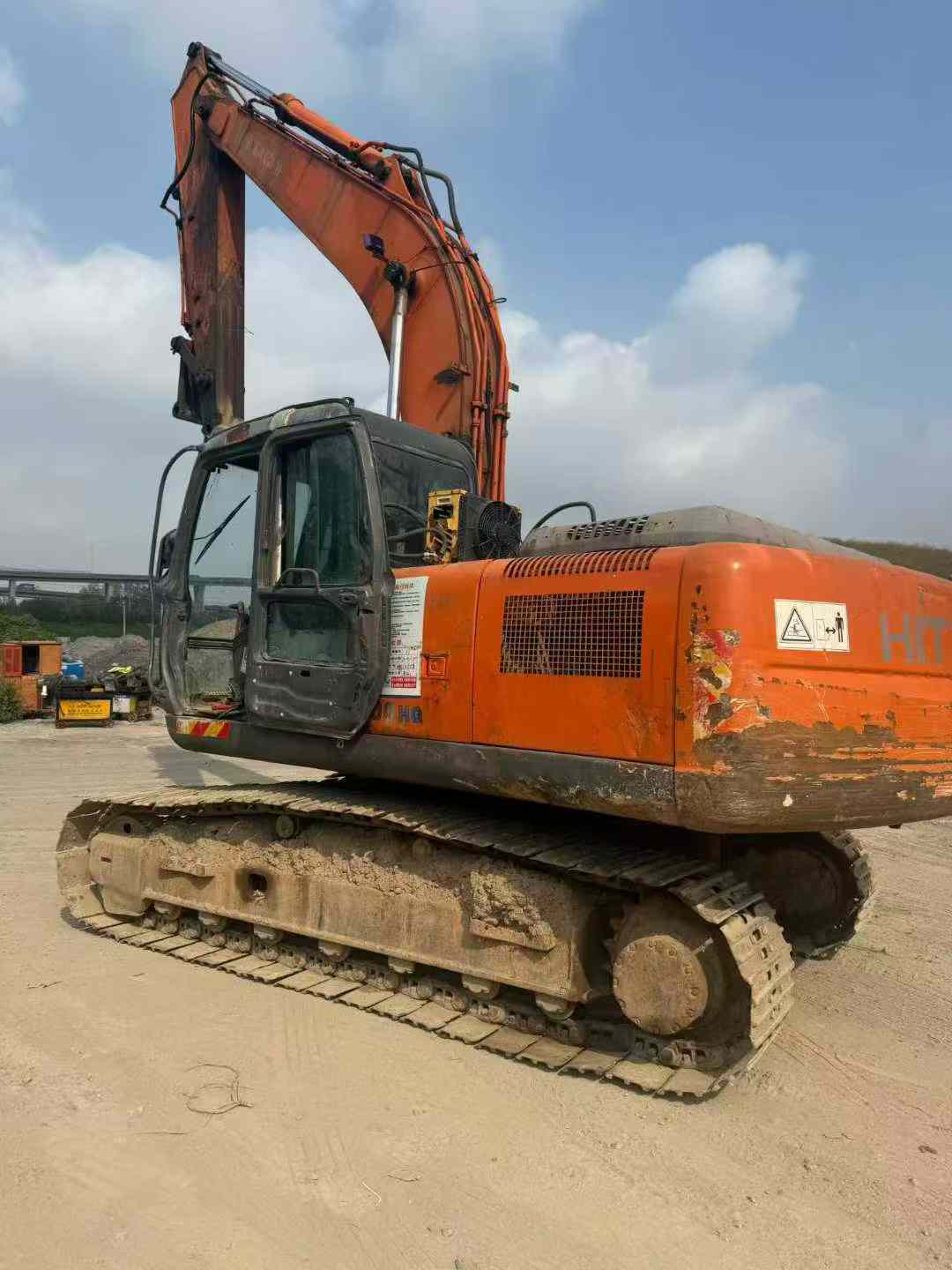 Buy Hitachi ZAXIS200 Used Excavator / 3 Used Hitachi ZAXIS200 Excavator 2016 Model / 3