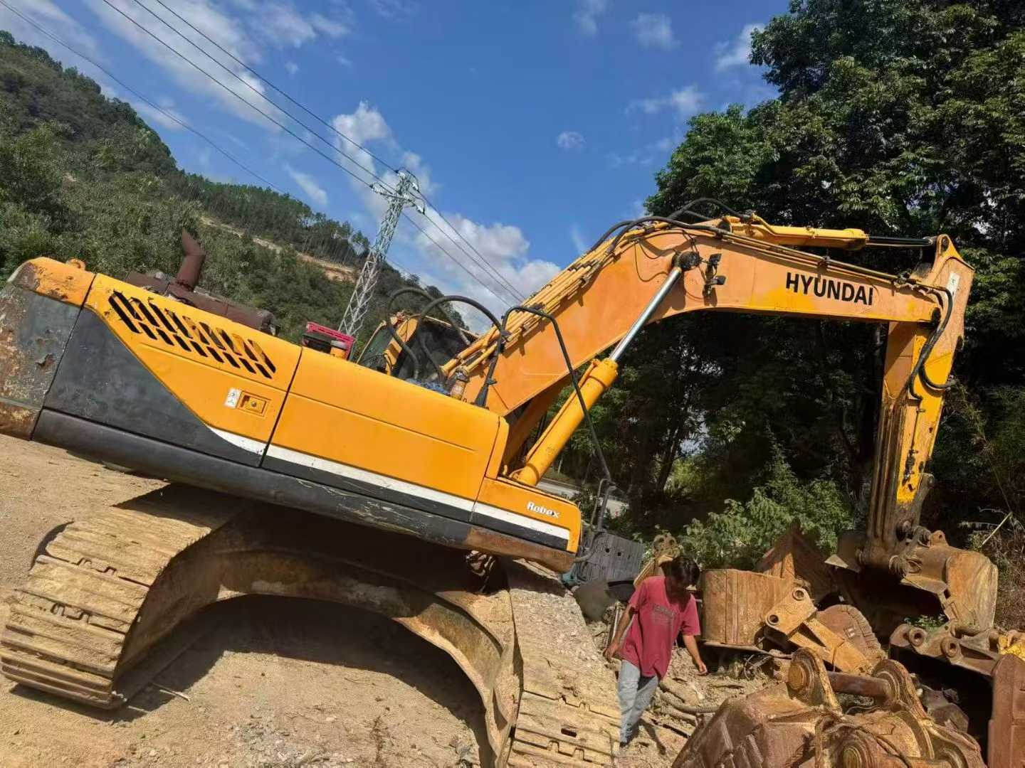 Buy Hyundai R335-7 Used Excavator / 5 Used Hyundai R335-7 Excavator 2016 Model / 5