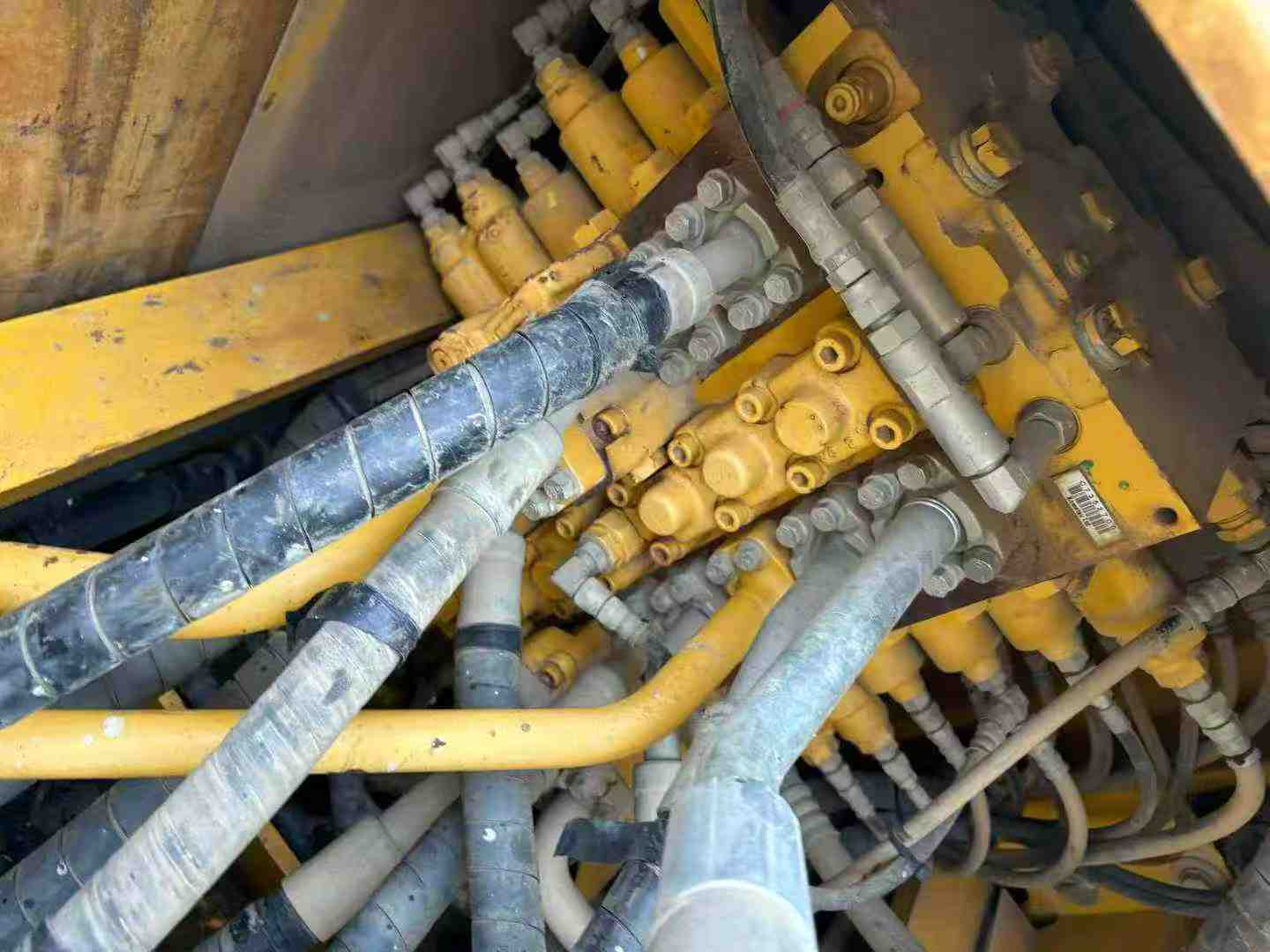 Used Komatsu PC200 Excavator 2014 Model / 5