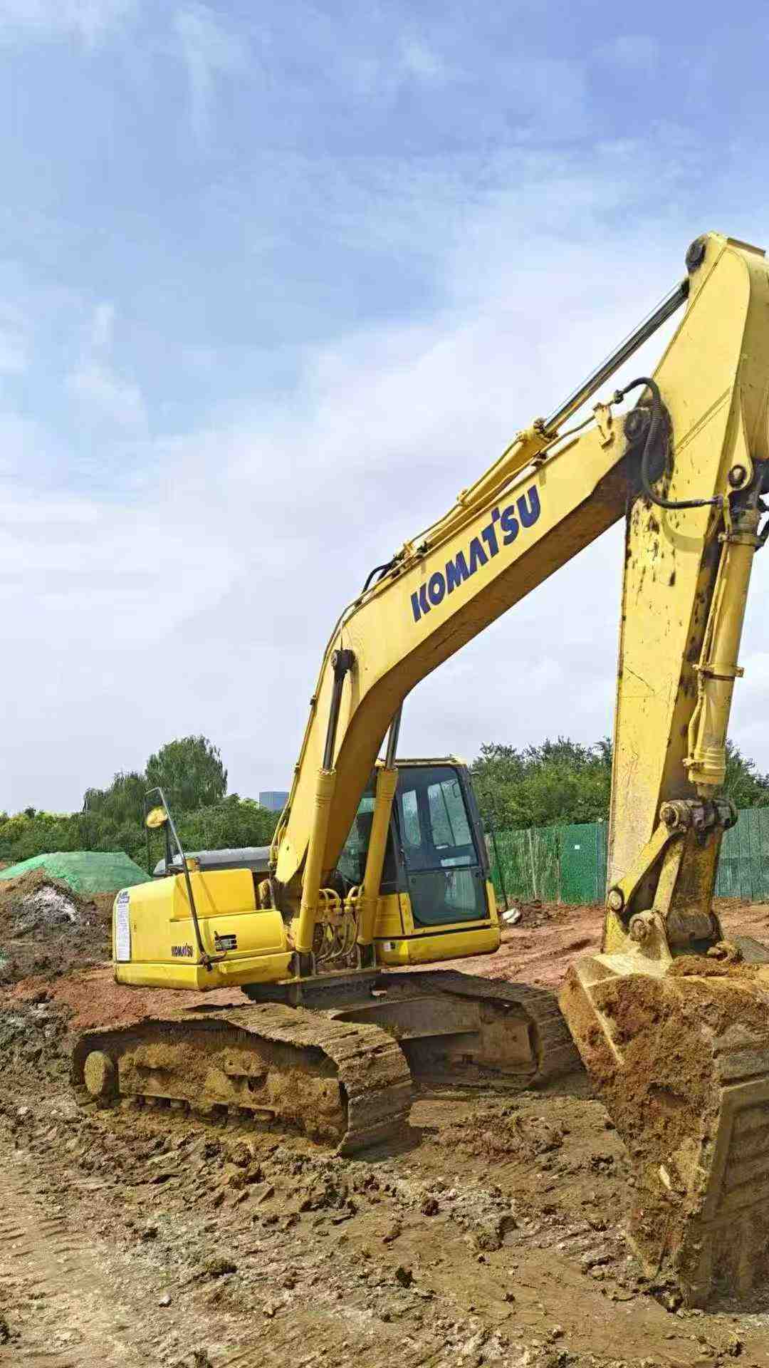 Used Komatsu PC200 Excavator 2014 Model / 3
