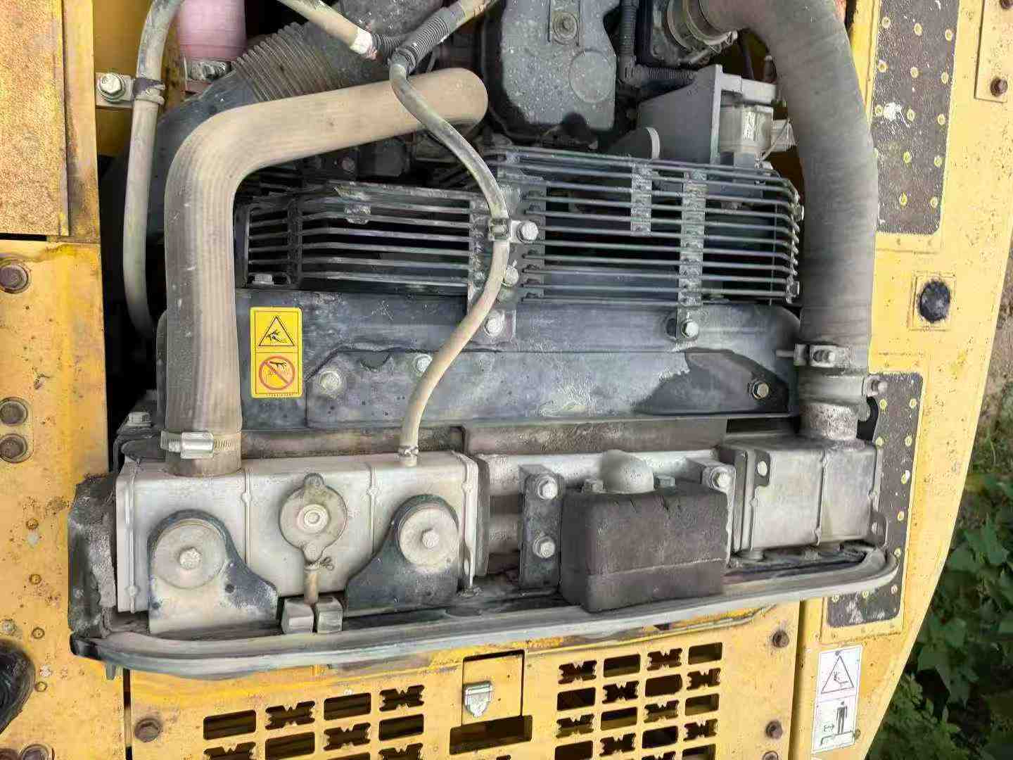 Used Komatsu PC200 Excavator 2014 Model / 4