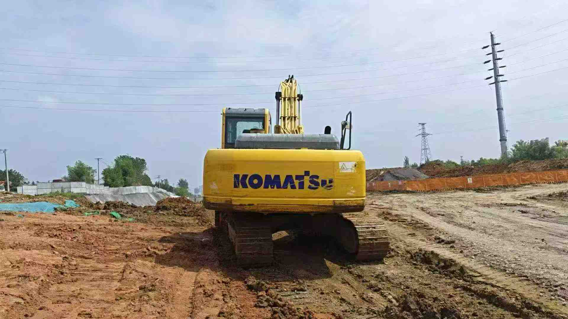 Buy Komatsu PC200 Used Excavator / 1