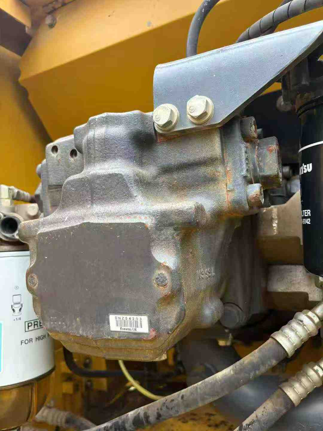 Used Komatsu PC200 Excavator 2014 Model / 8