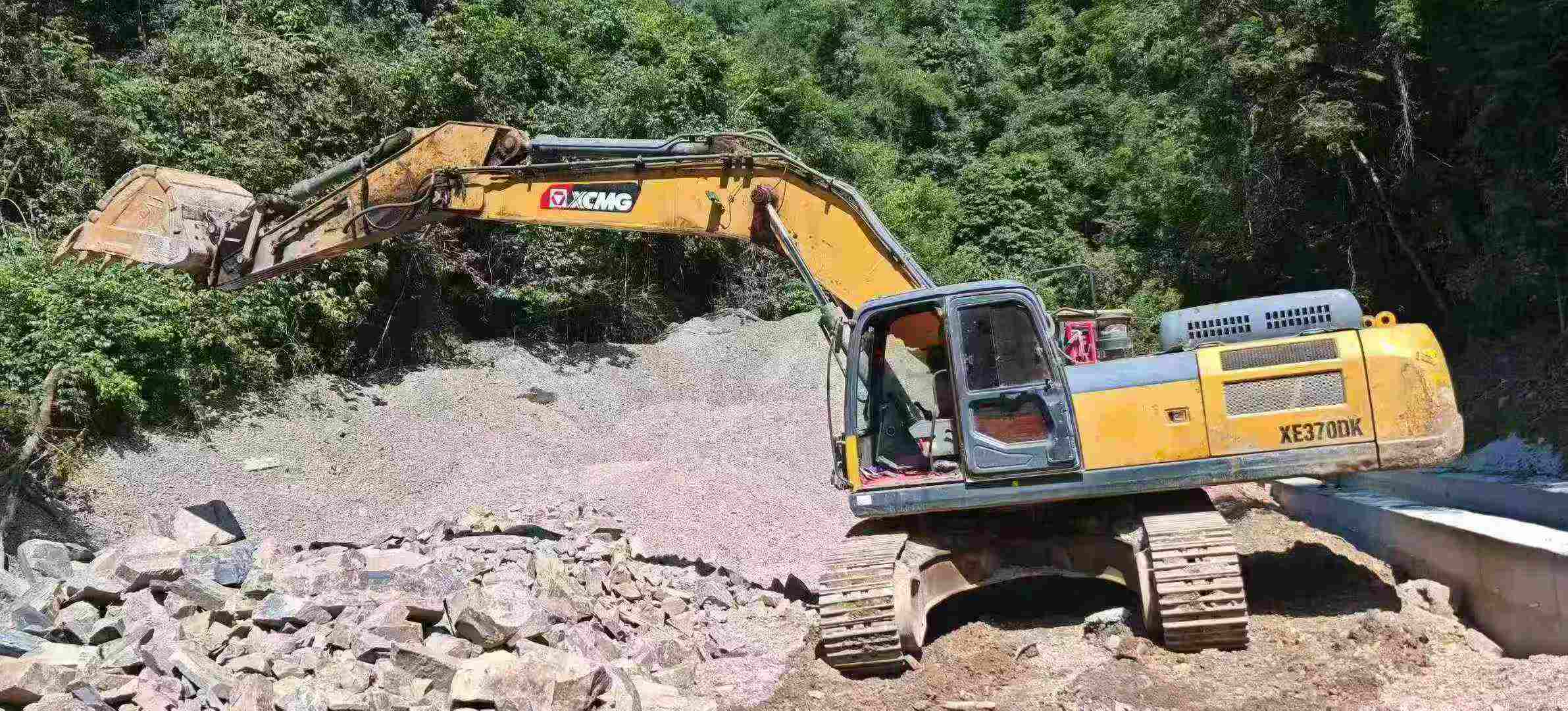 Used XCMG XE370 Excavator 2018 Model / 8