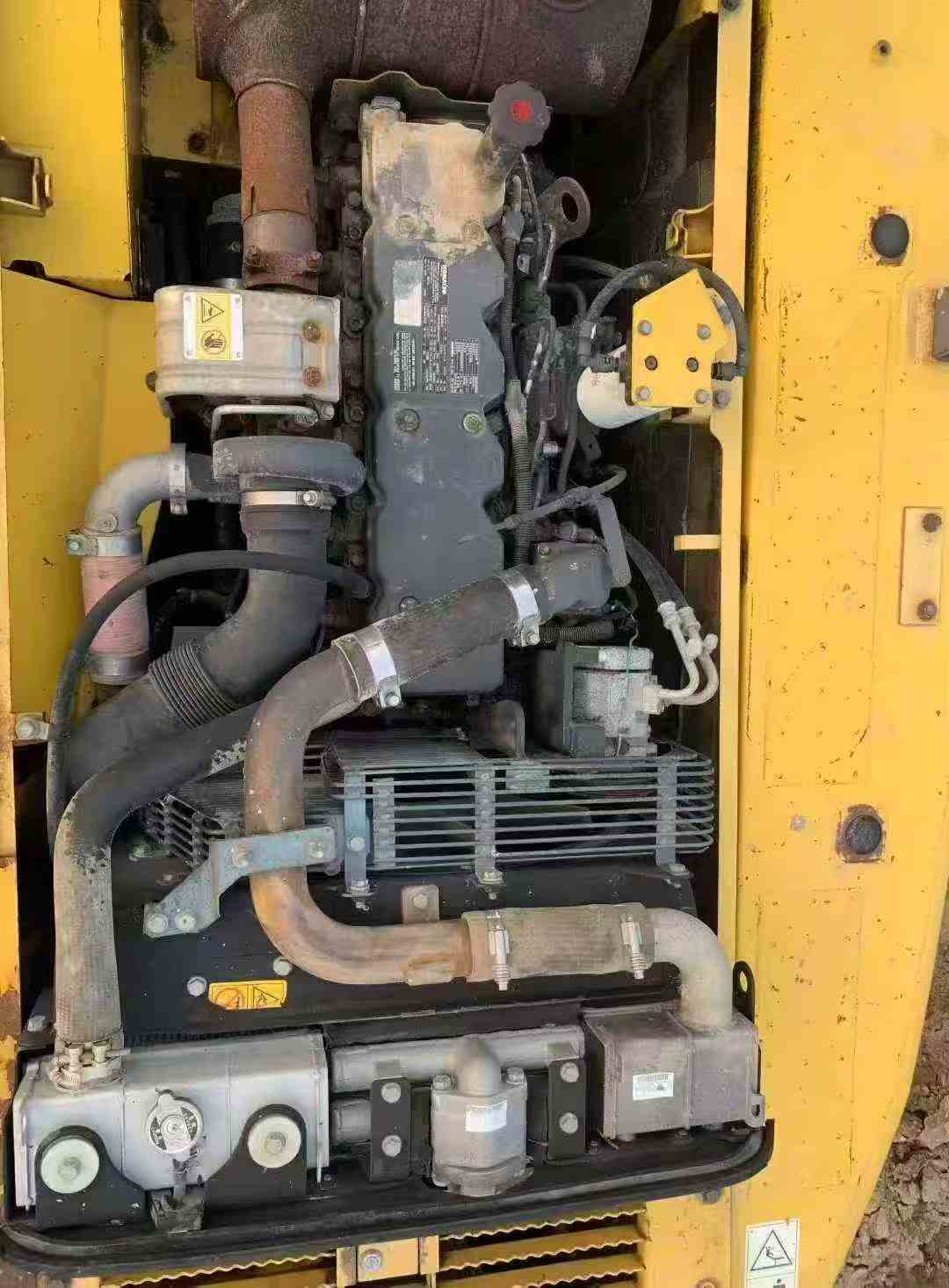 Used Komatsu PC210 Excavator 2010 Model / 2