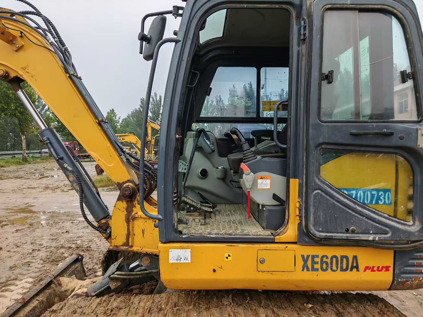 Used XCMG XE60 Excavator 2021 Model / 4