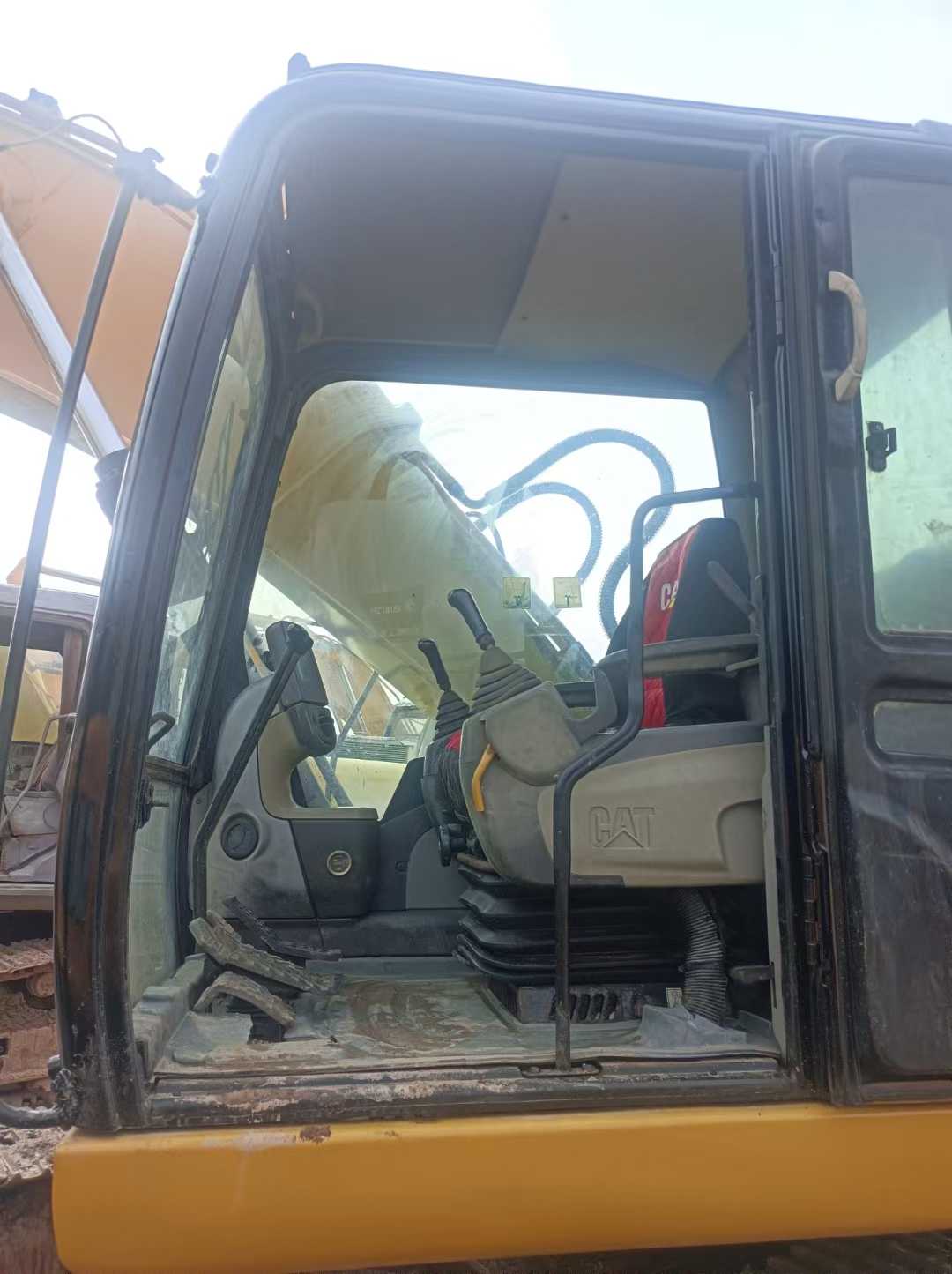 Buy Caterpillar 320D Used Excavator / 8 Used Caterpillar 320D Excavator 2016 Model / 8