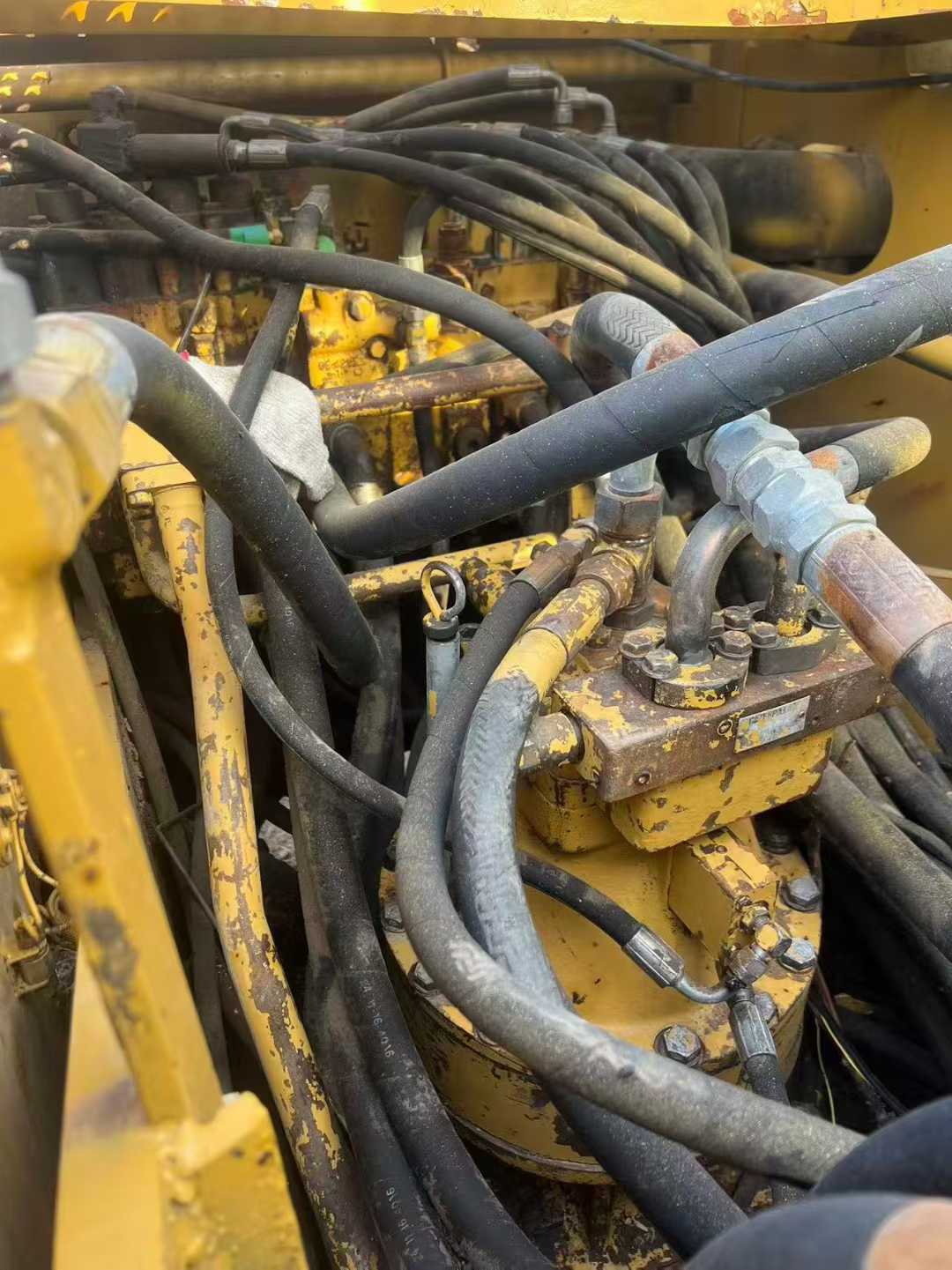 Used Caterpillar 320V2 Excavator 2016 Model / 6