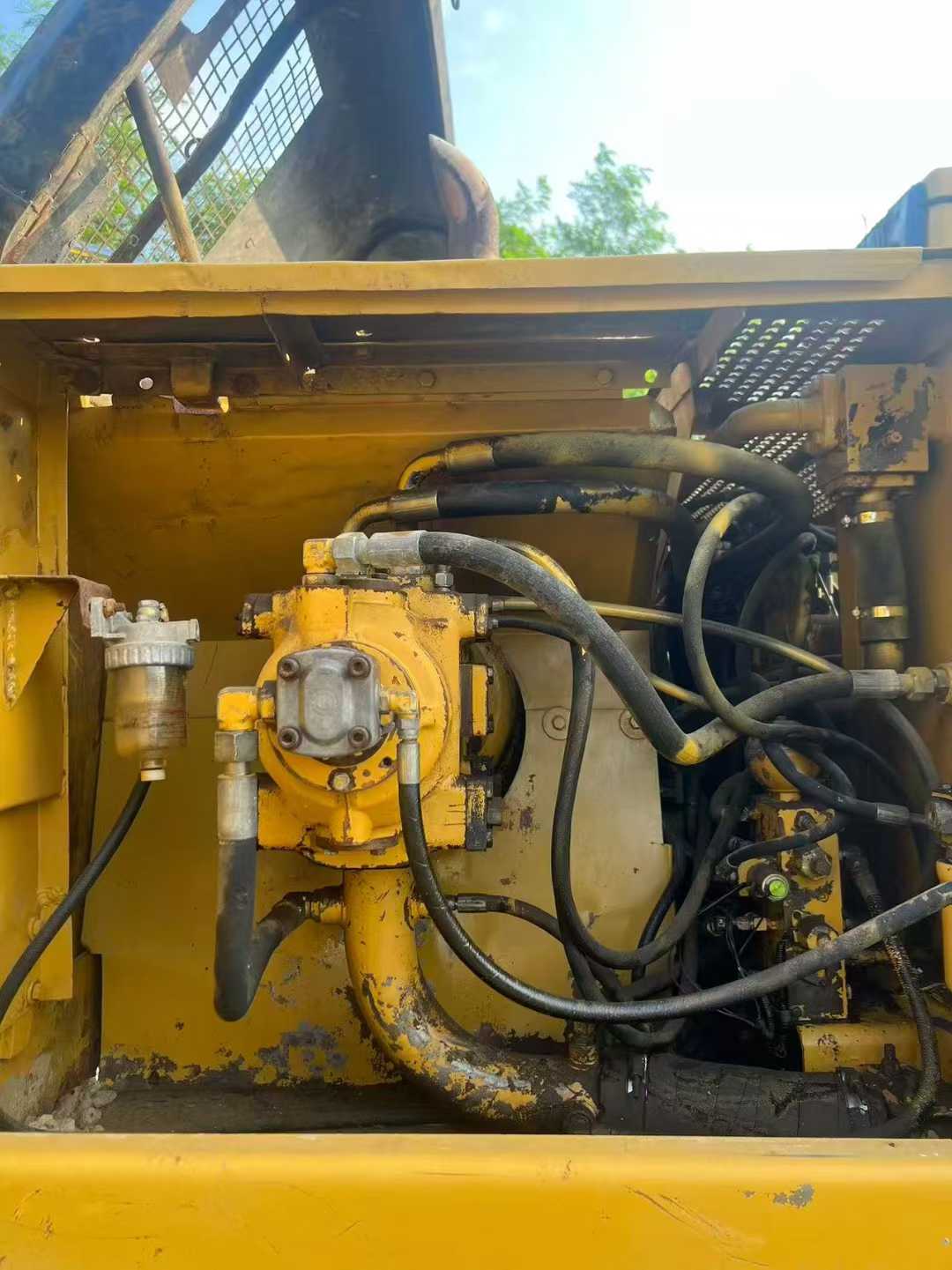 Used Caterpillar 320V2 Excavator 2016 Model / 7