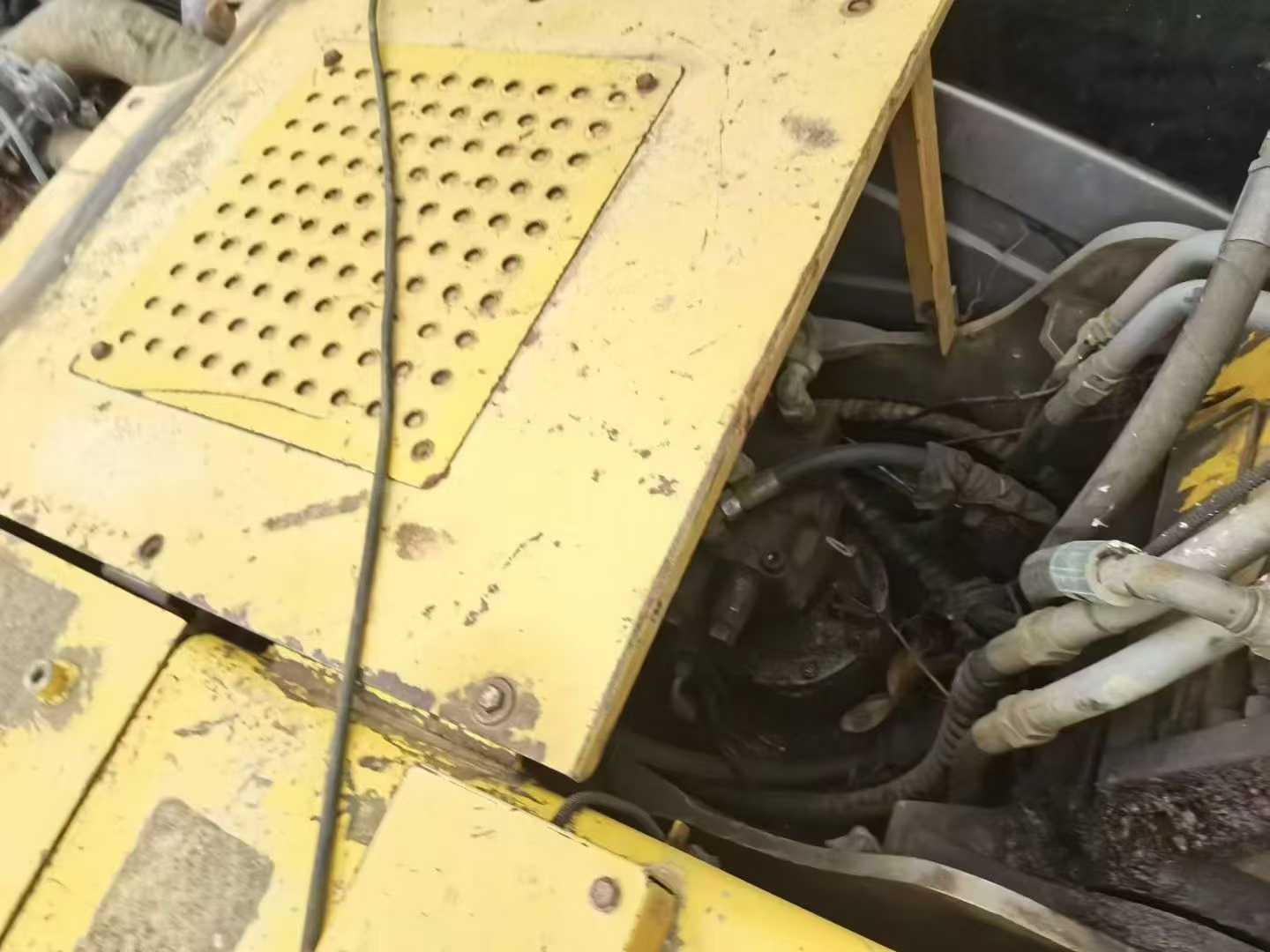 Used XCMG XE150 Excavator 2014 Model / 4